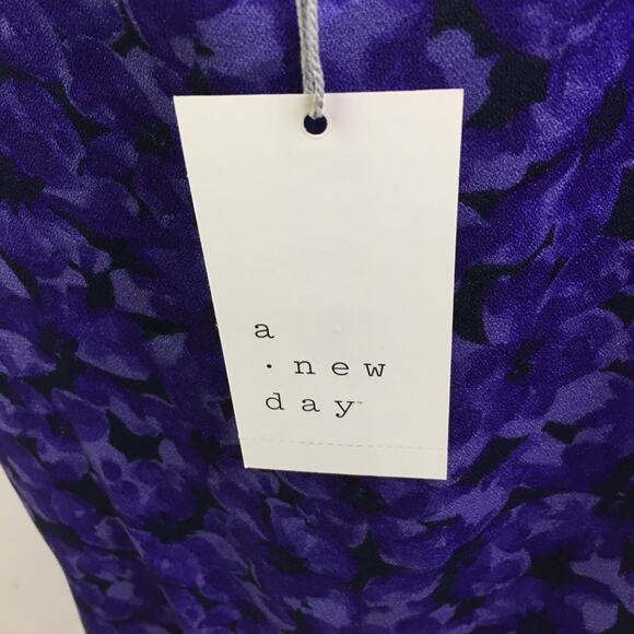 A New Day Floral Tank Top Blue Small - Picture 14 of 15